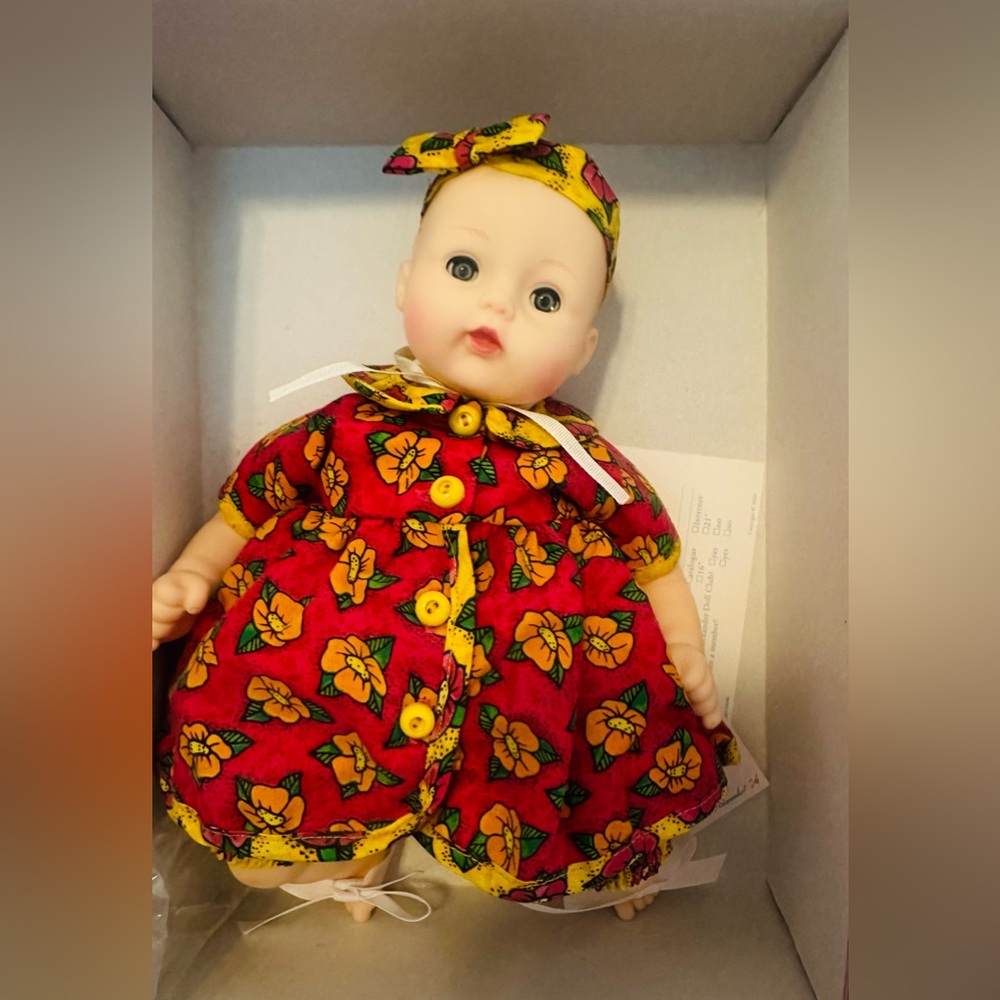 Madame Alexander: Tropical Island Huggums, 26340 Rare